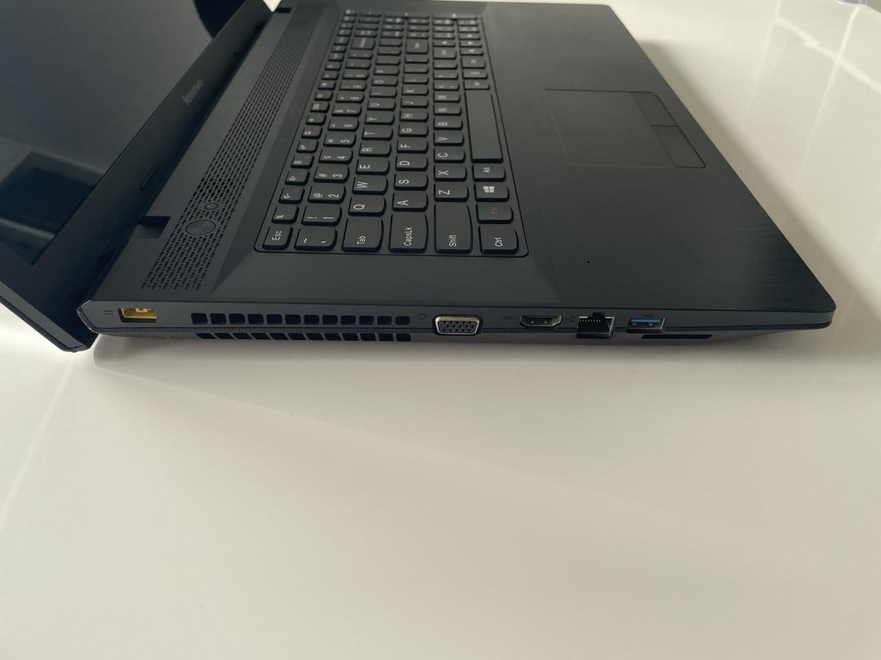 Lenovo 17 inch game laptop \ Windows 11