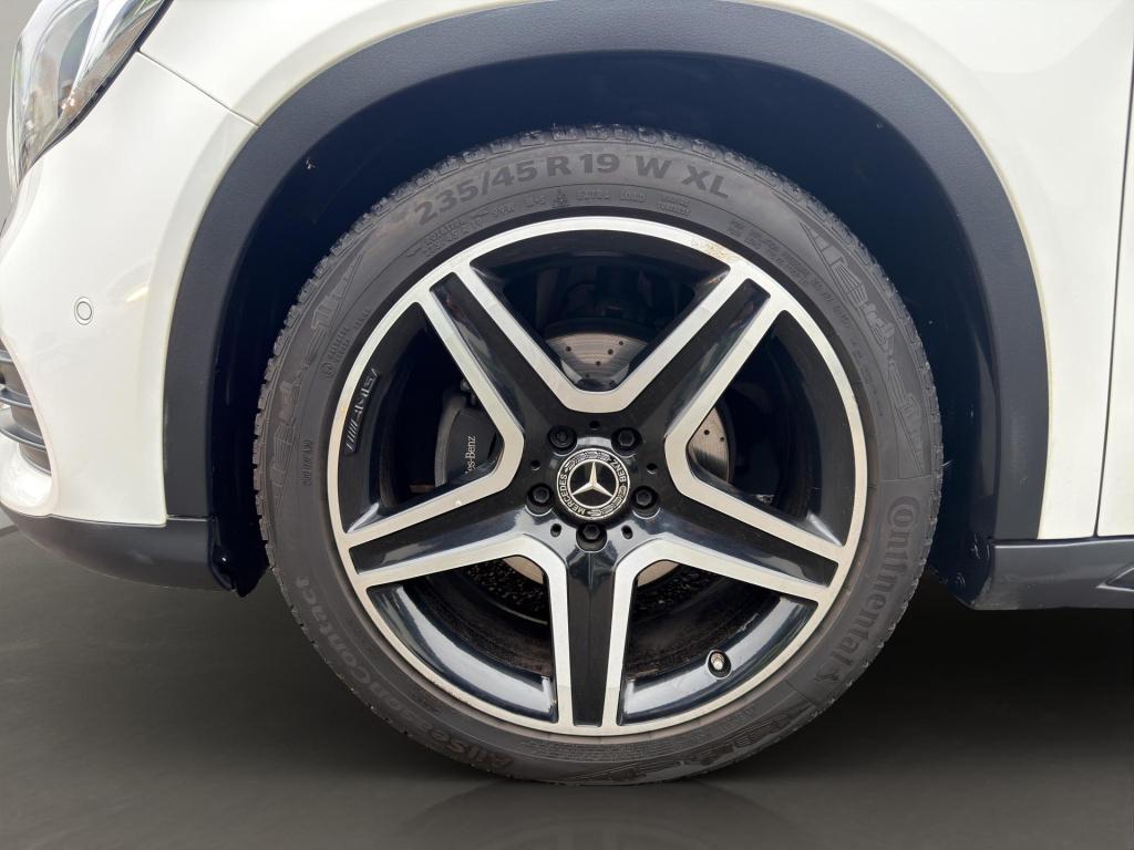 Mercedes-Benz Gla-klasse 180 business solution amg pano camera clima