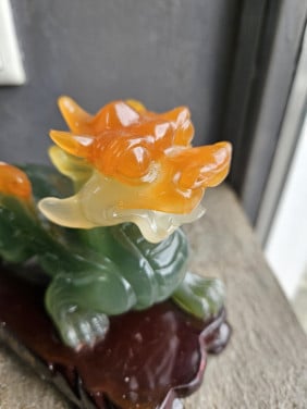 Mooi Feng shui beeldje van kunsthars, prachtige draak...