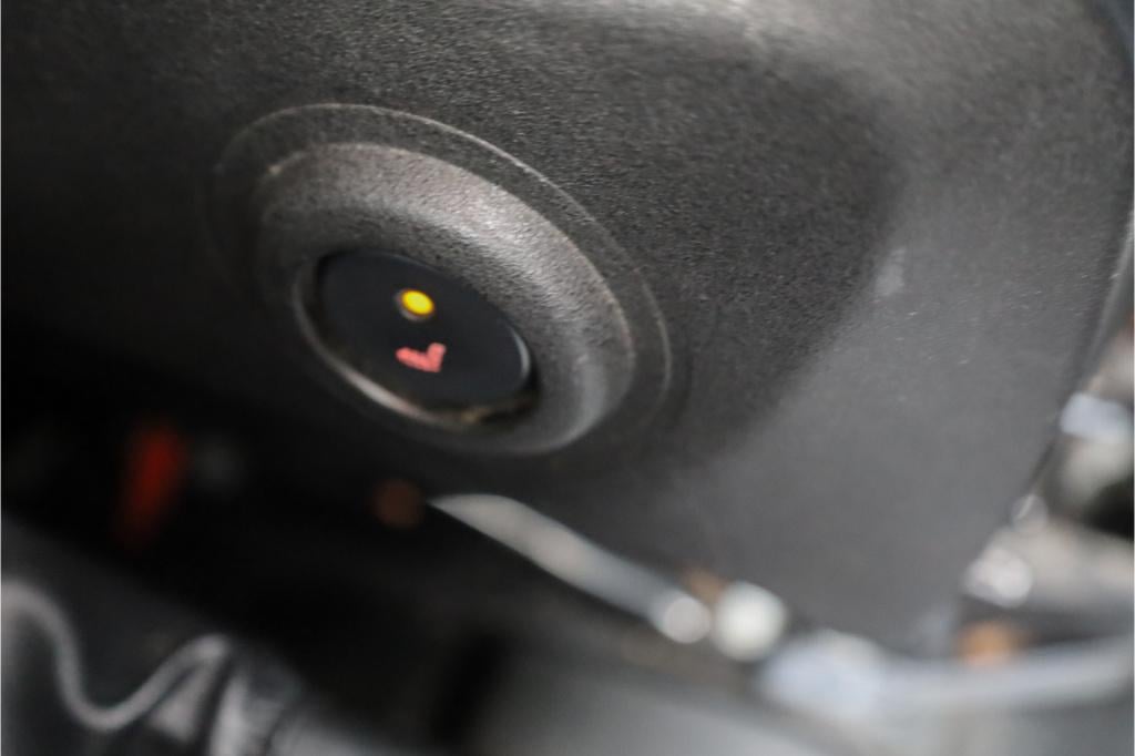 Iveco Daily 35s14 2.3 136pk automaat laadklep i nav i zijdeur i standkachel