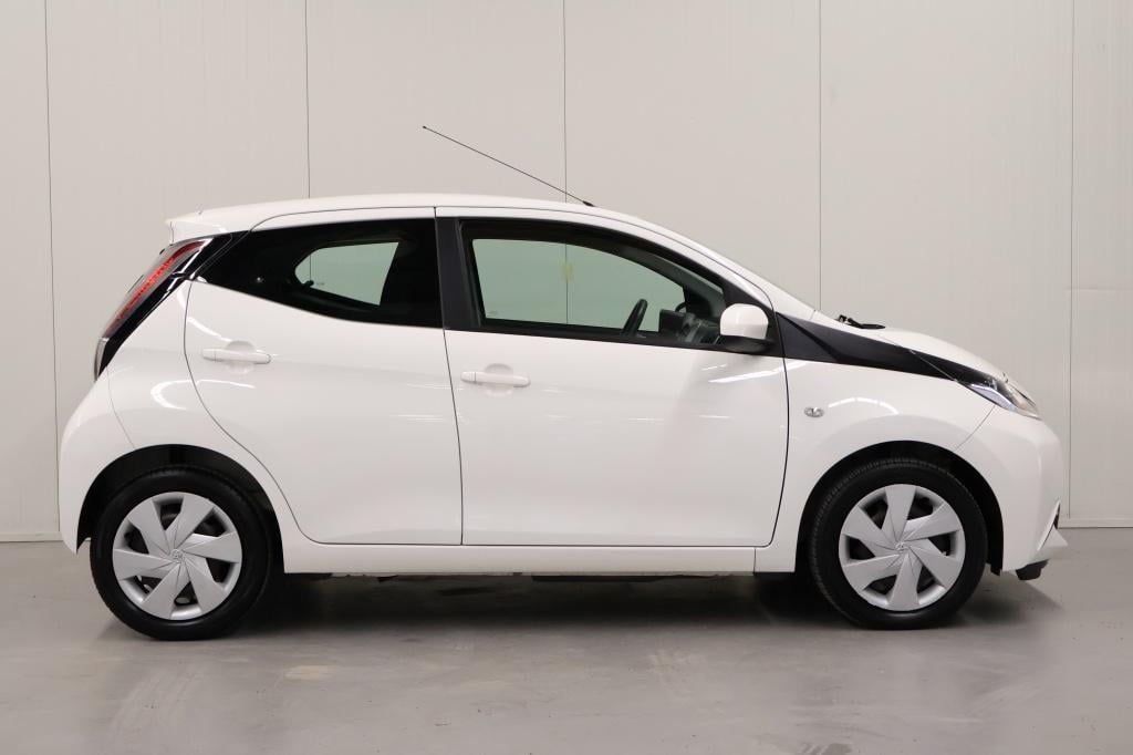Toyota Aygo 1.0 vvt-i x-play