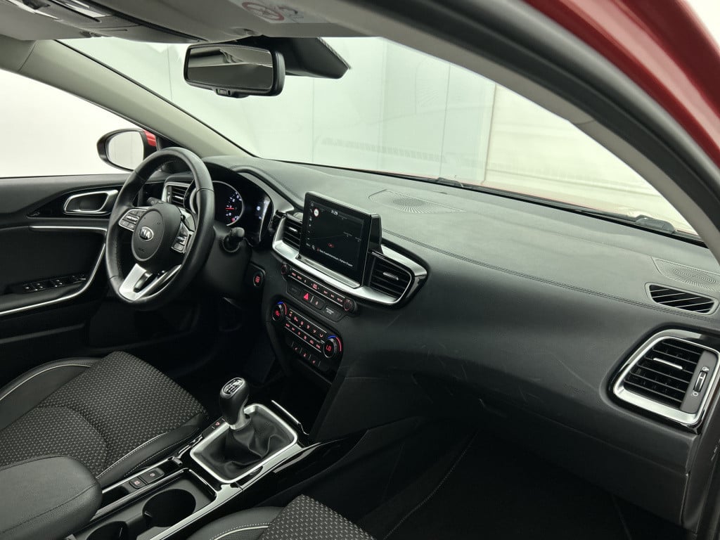 Kia Ceed Sportswagon 1.4 t-gdi dynamicplusline half leder | btw | 140pk!