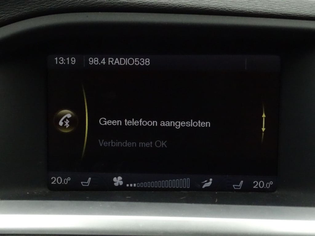 Volvo V60 2.0t momentum automaat | 200 pk | trekhaak