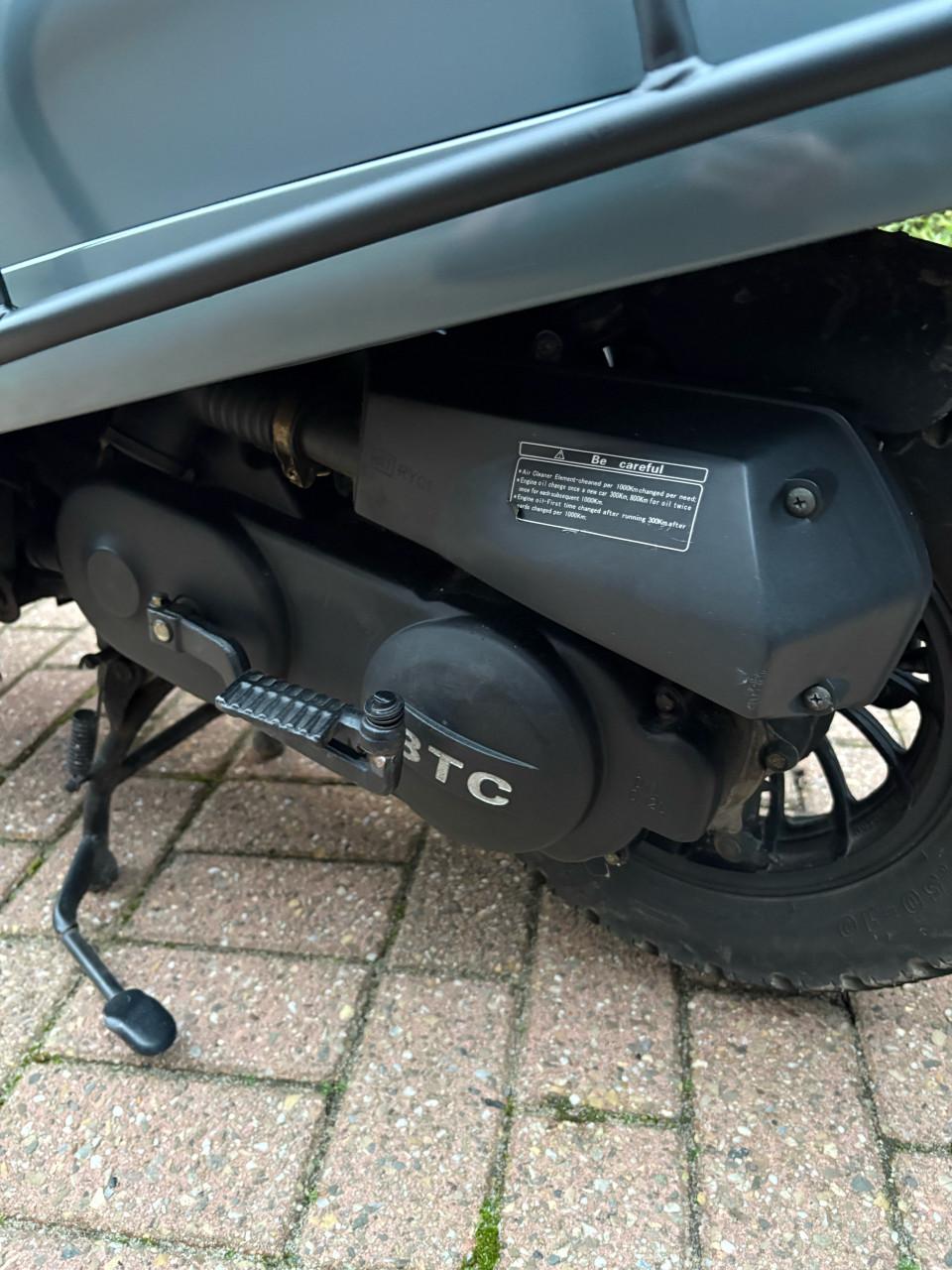 Btc scooter blauw kenteken