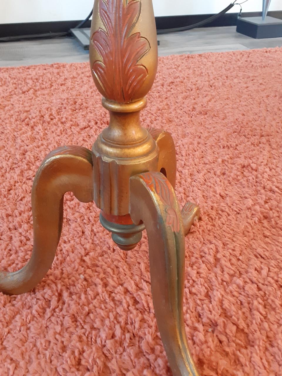 Prachtig (antiek) tafeltje