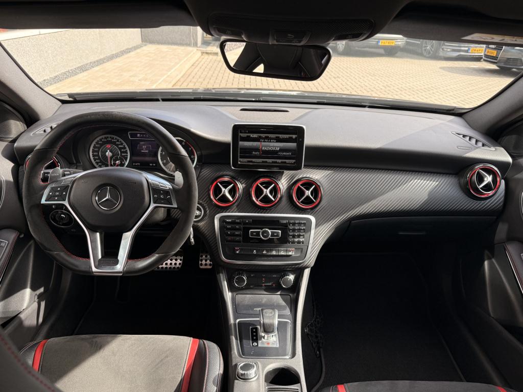 Mercedes-Benz A-Klasse amg 45 4matic | stoelverwarming | kuipstoelen | acht