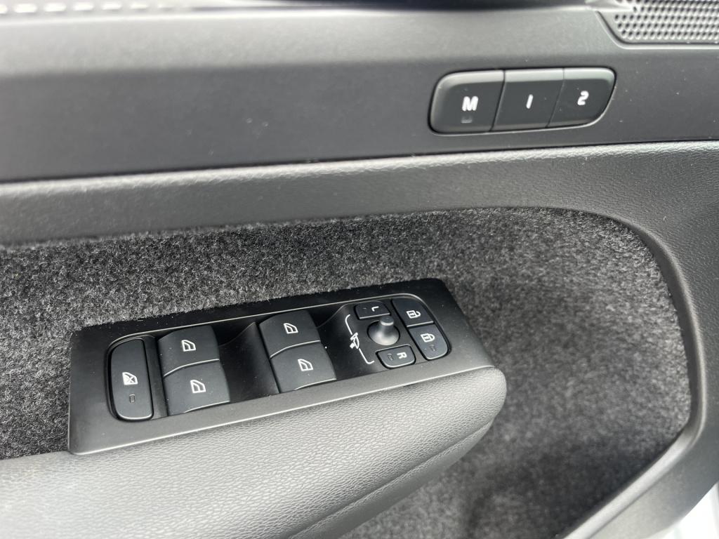 Volvo XC40 1.5 t4 recharge r-design 210 pk panorama