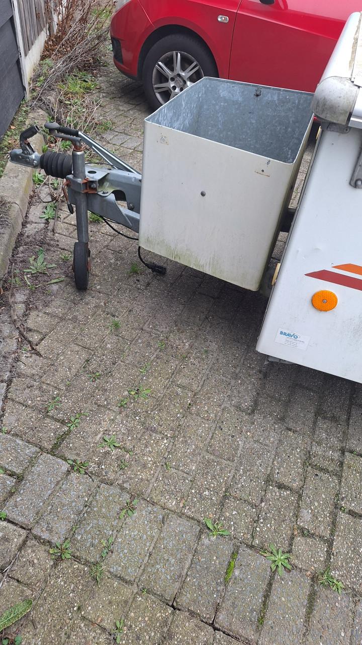 Geremde aanhangwagen te koop.