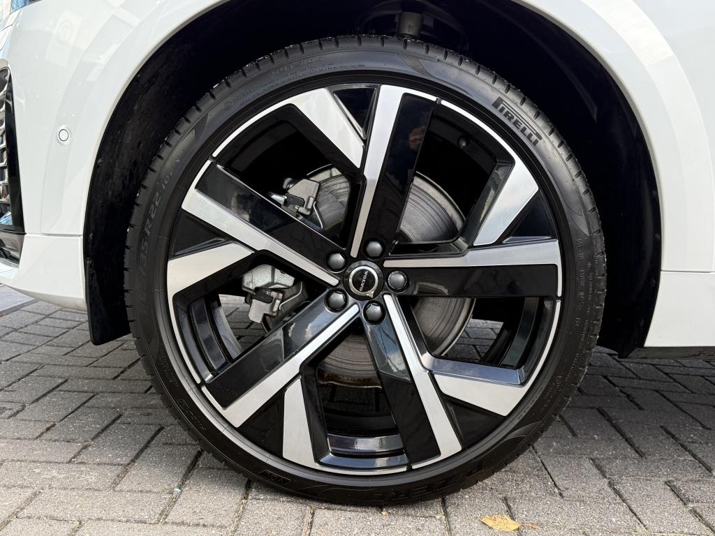 Volvo XC60 t6 398pk recharge dark black edition| panodak| luchtvering| trek