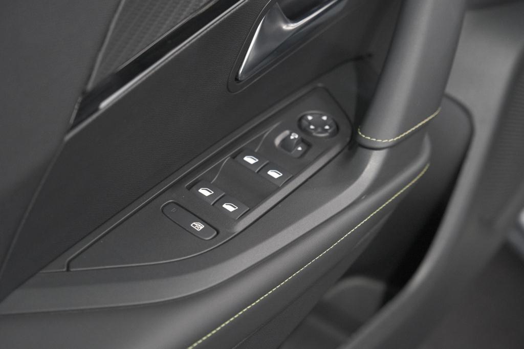 Peugeot E-2008 ev gt 50 kwh | 3 fase | 360 camera | adaptieve cruise contro