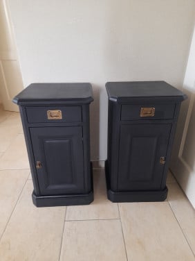 2 Nachtkastjes (in goede staat ) 41 x 37,5 x 72H