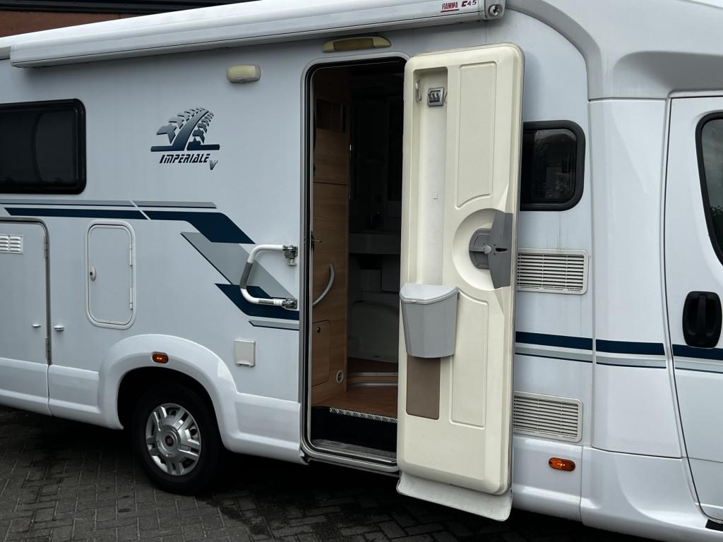 Fiat Ducato weinsberg 2.3 jtd r49 x250/2 | camera | luifel | grote garage |