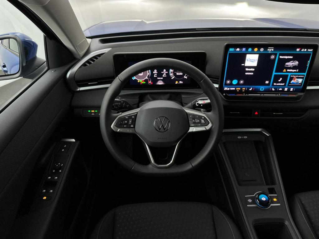 Volkswagen T-roc life first edition 1.5 etsi 85 kw / 116 pk suv 7 v introdu