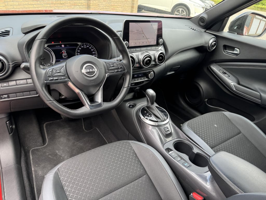Nissan Juke 1.6 hybrid n-connecta parking pack