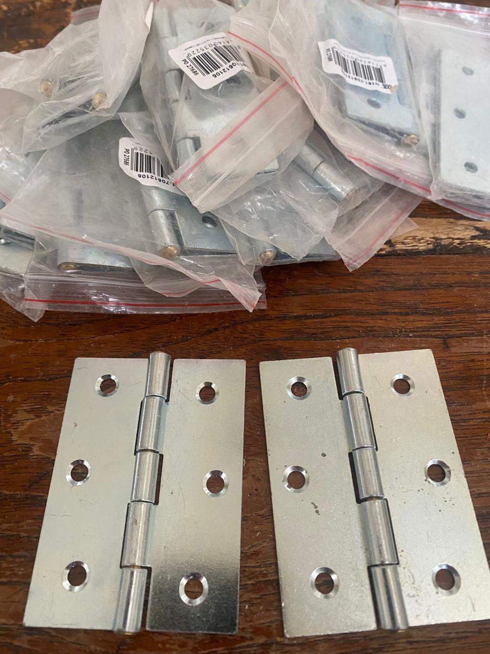 Scharnieren (37 stuks ongebruikt)