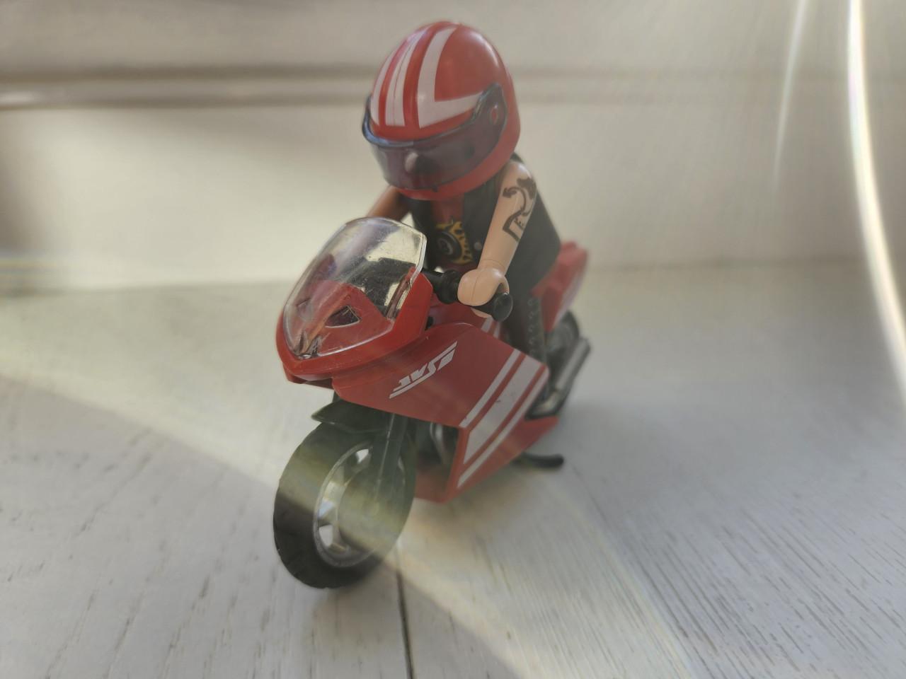 Playmobil diverse poppetjes en motors