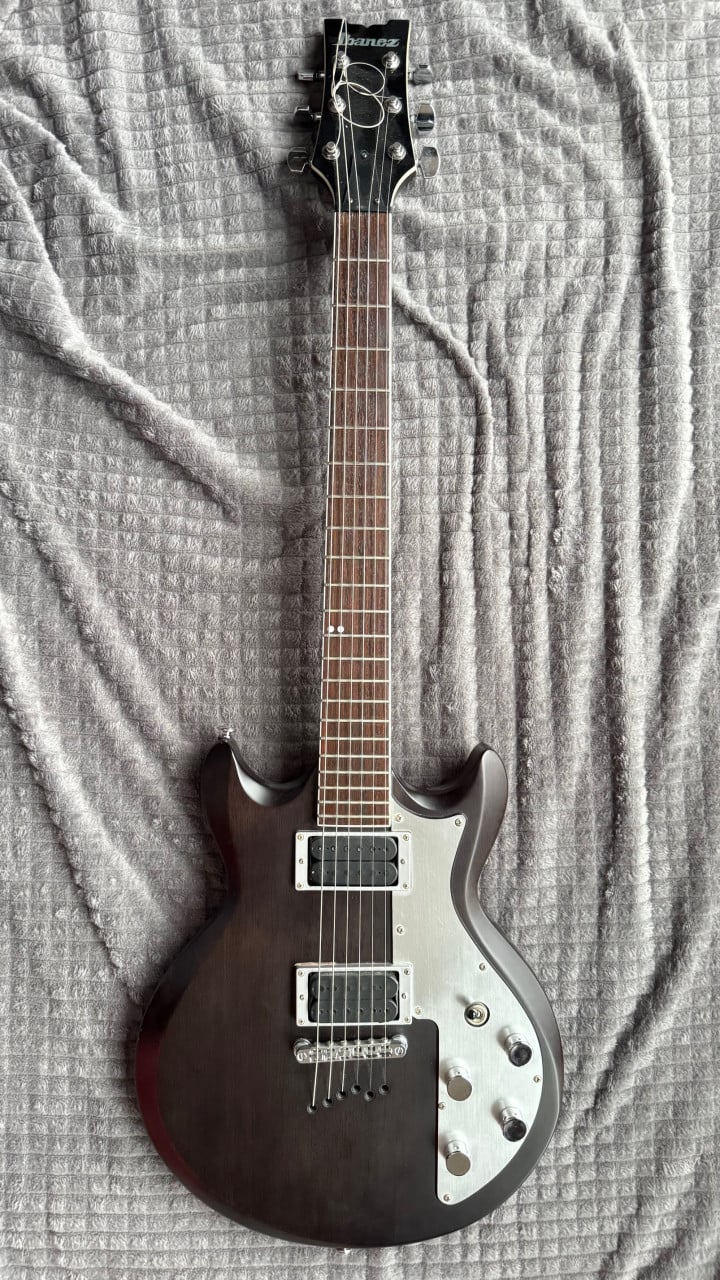Ibanez AX32