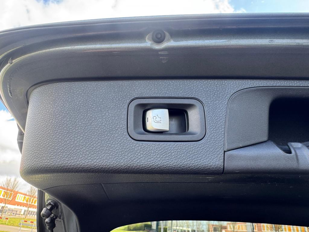 Mercedes-Benz Glc 250 4matic amg automaat / panoramaschuifdak / elektrische