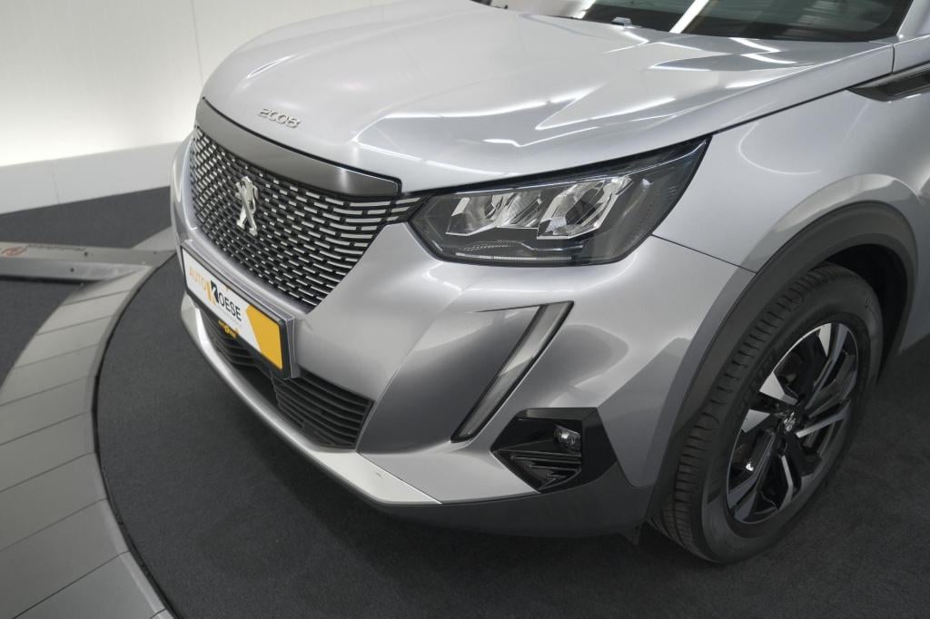 Peugeot 2008 puretech 130 pk allure pack | trekhaak | camera | adaptieve cr