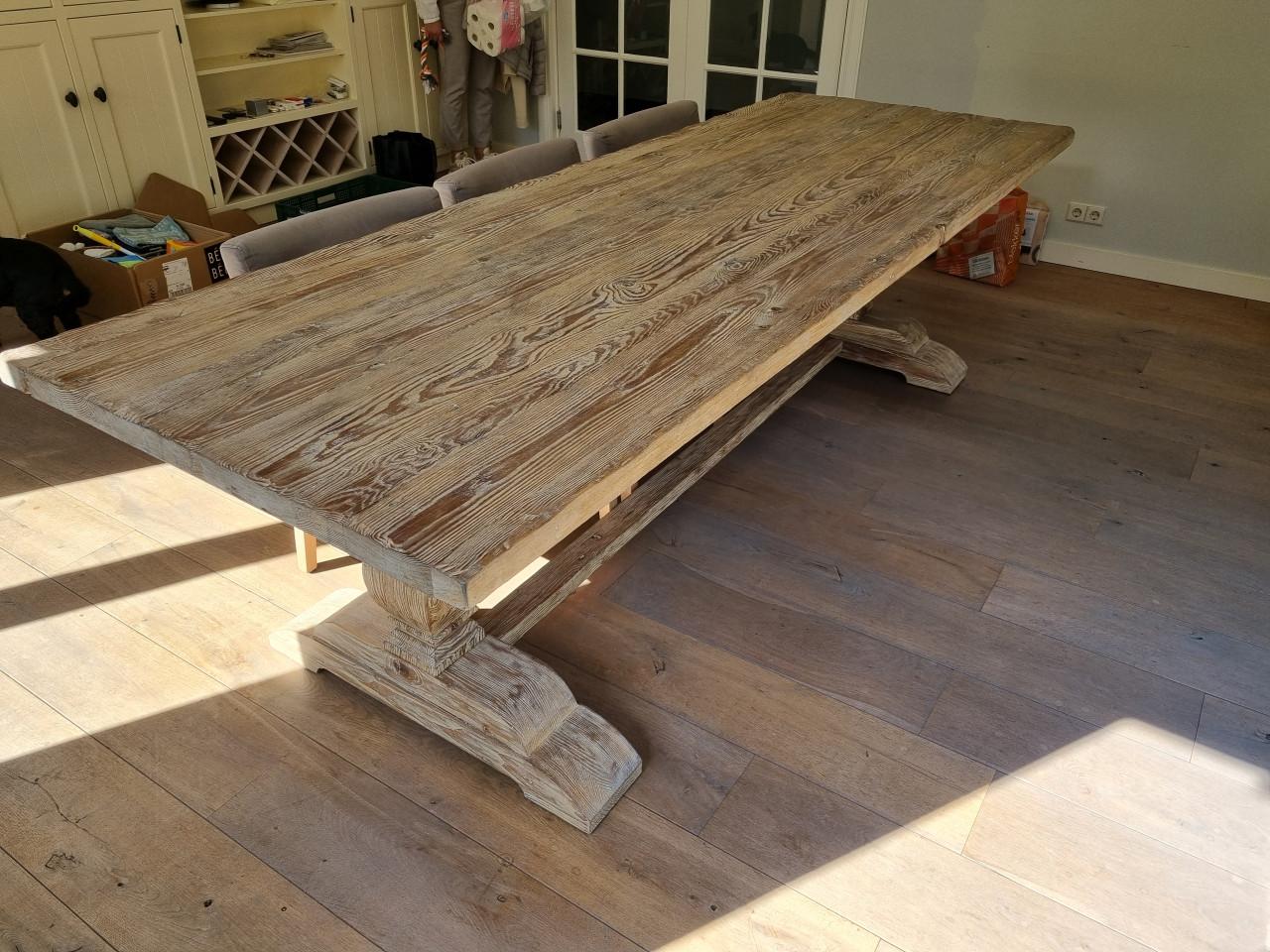 Robuste landelijke tafel