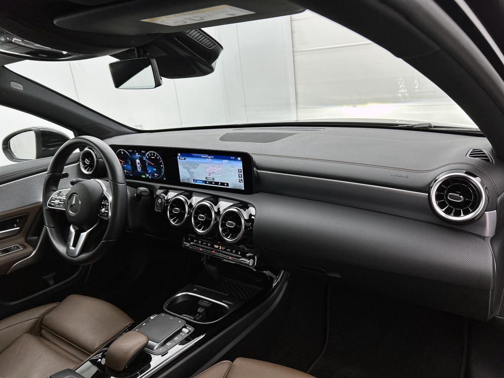 Mercedes-Benz A-Klasse 250 e business solution amg | panoramadak | cruise c