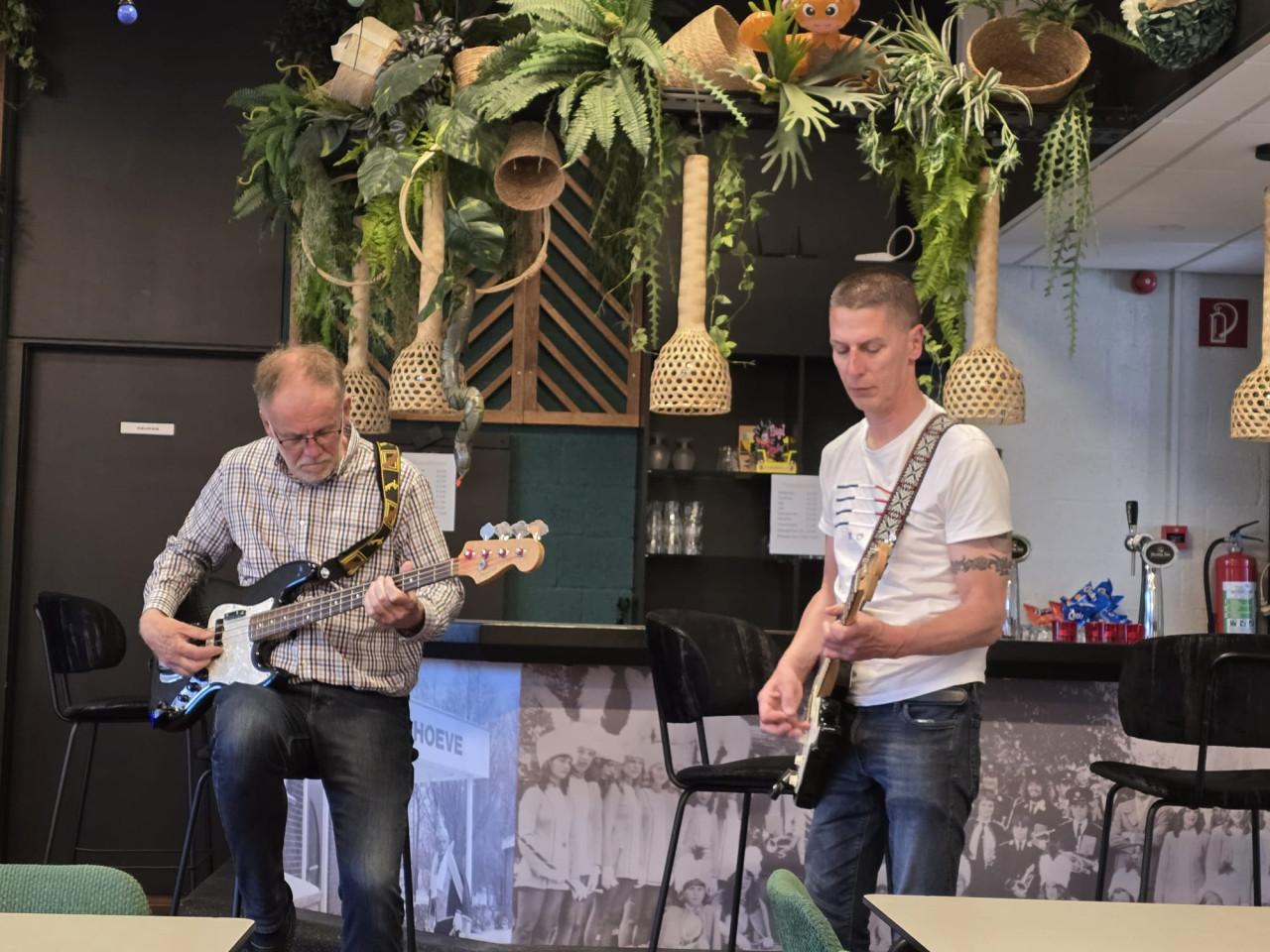 Zanger(es) gezocht voor Coverband