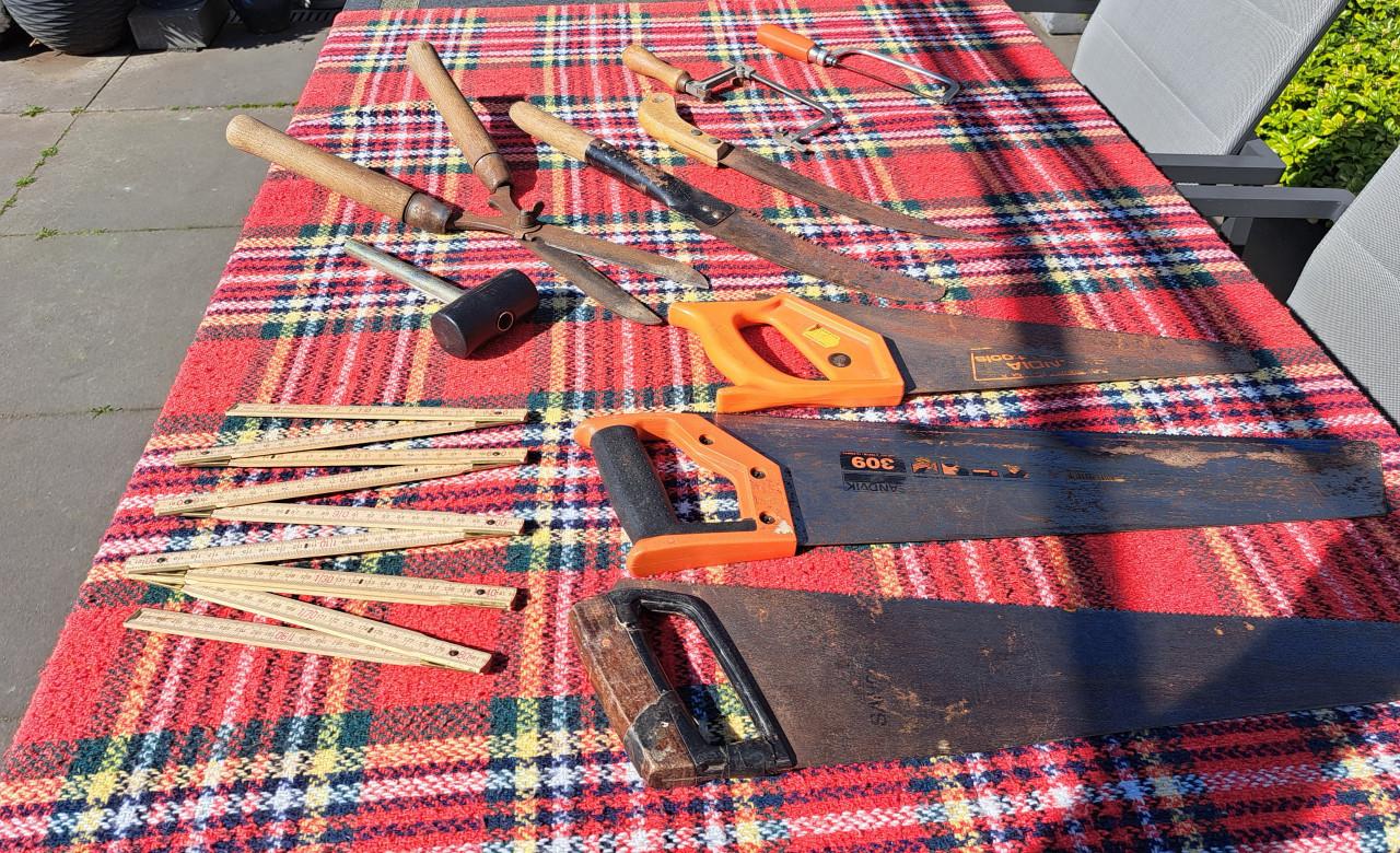 Klein restantje gereedschap, handig voor klusjes in en om huis of tuin.
