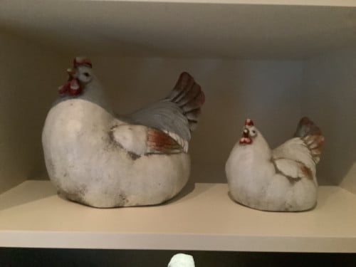 Kippen ( decoratie) merk “ Counryfield”