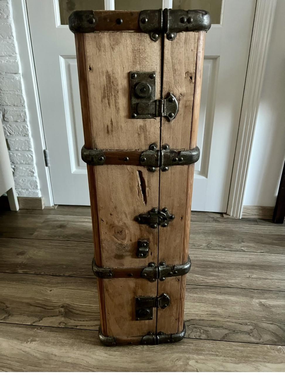 Houten antieke koffer