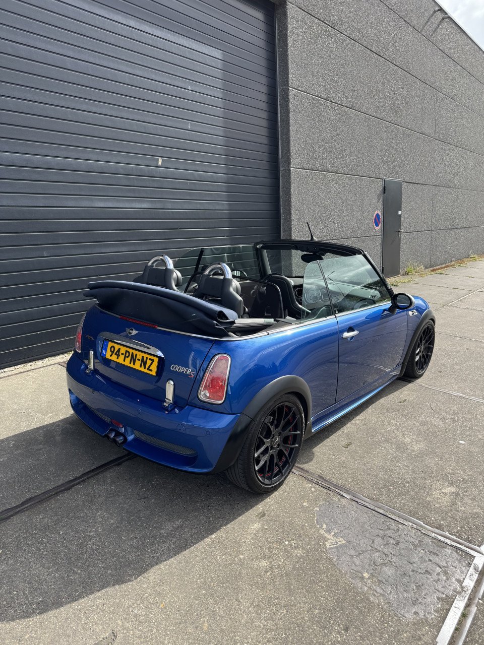 Mini Cooper S JCW Cabriolet 210PK 170DKM 2004 Collectors item!