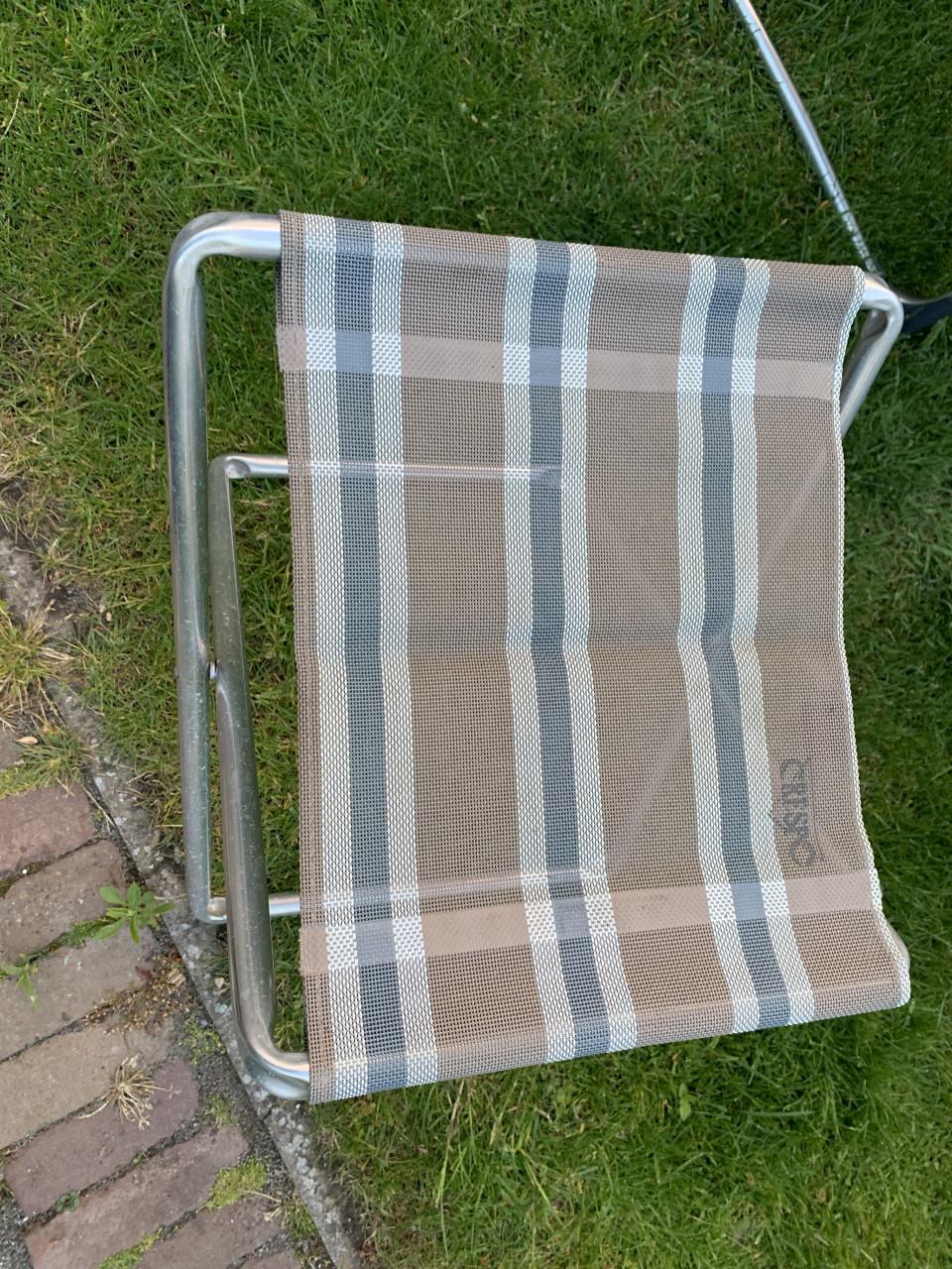 4 comfortabele Crespo campingstoelen met 2 krukjes