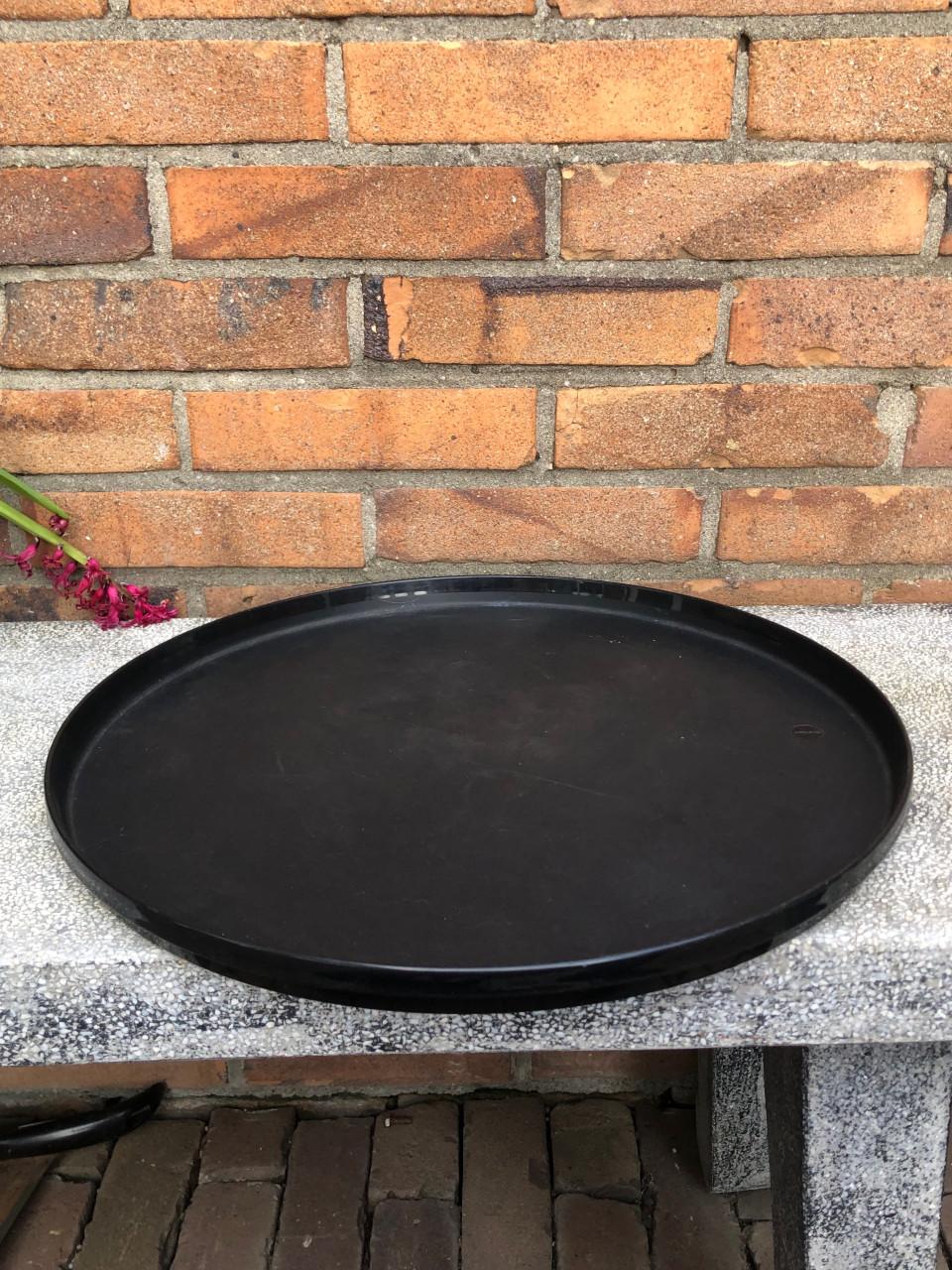 Zwarte rond dienblad