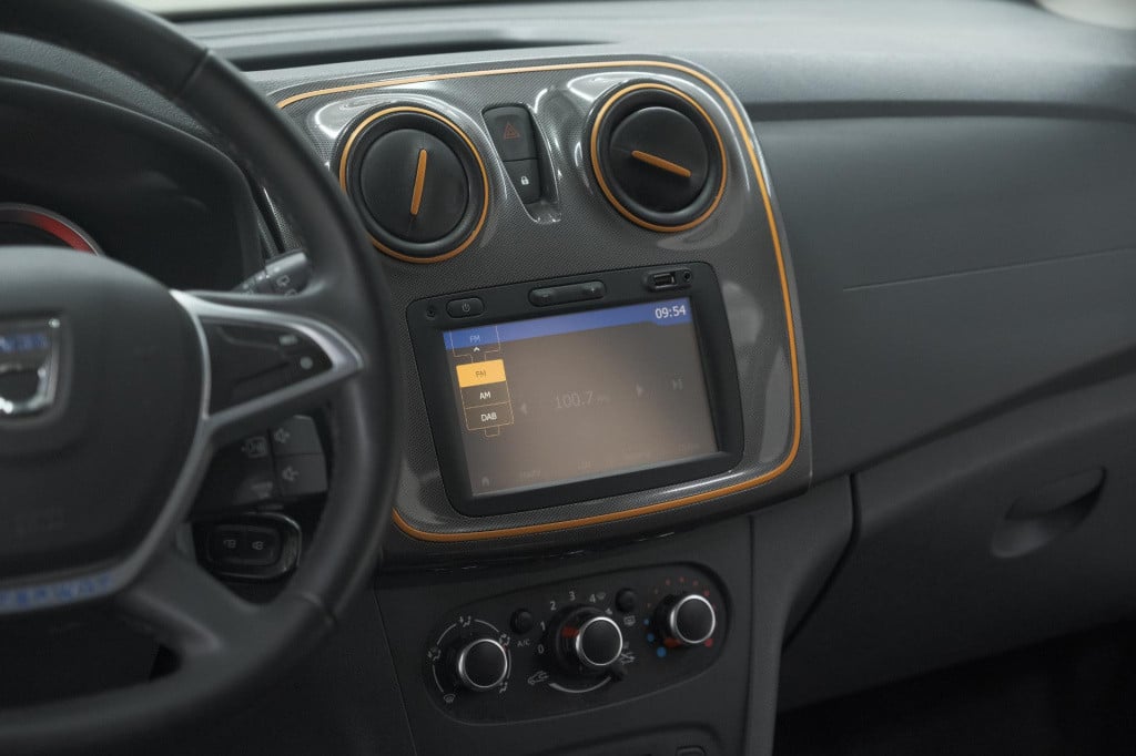 Dacia Sandero Stepway tce 90 sl | camera | navigatie | parkeersensoren | cr