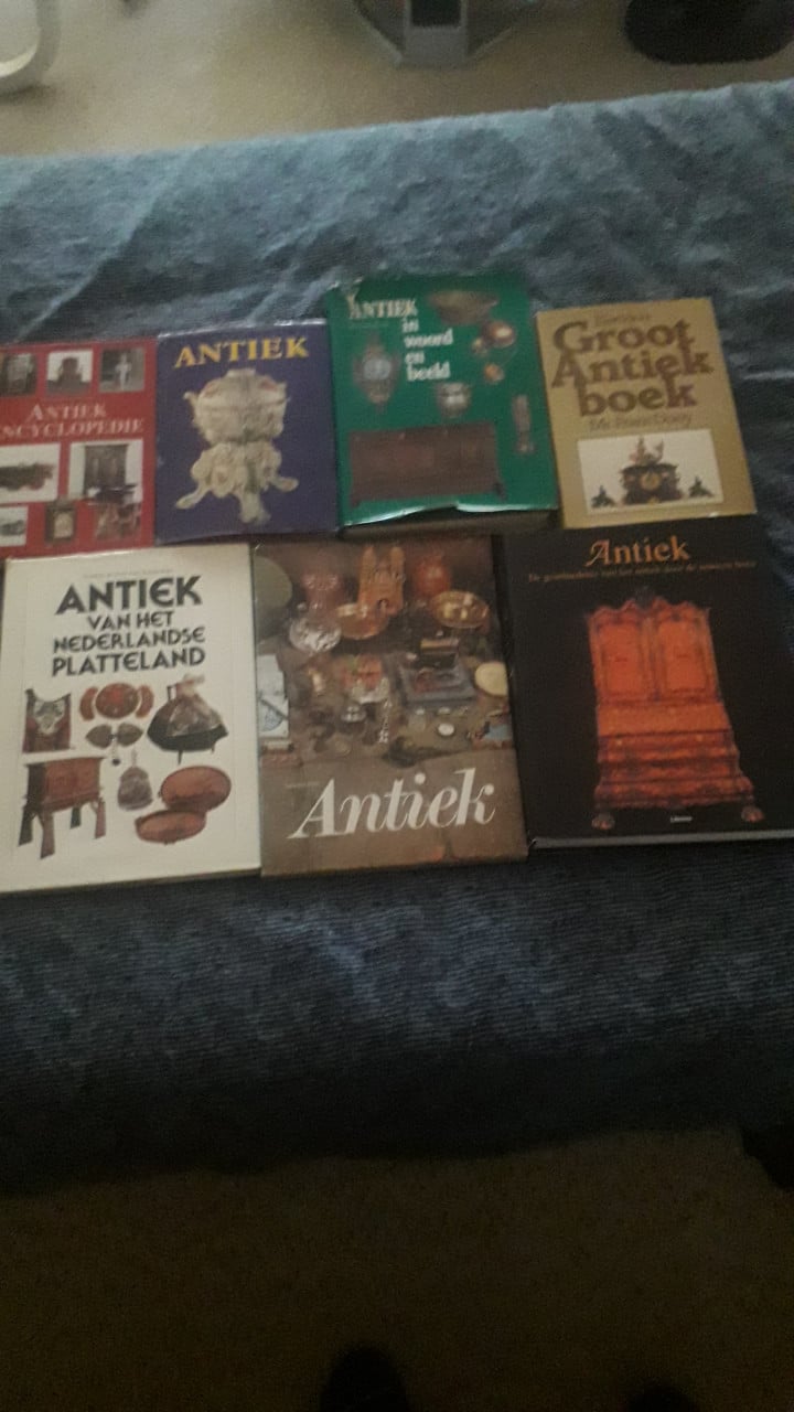 Boeken over antiek