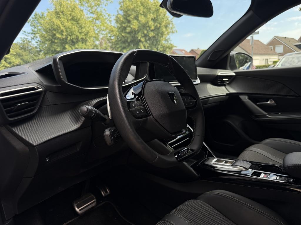 Peugeot 2008 1.2 hybrid 136 gt