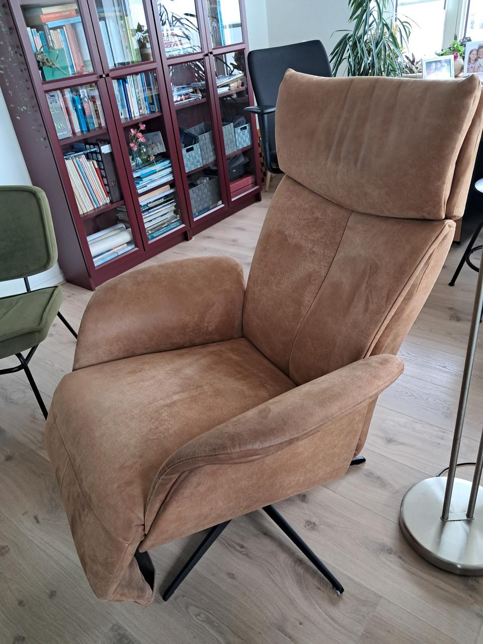 Relaxzetel cognac kleur ,draaistoel