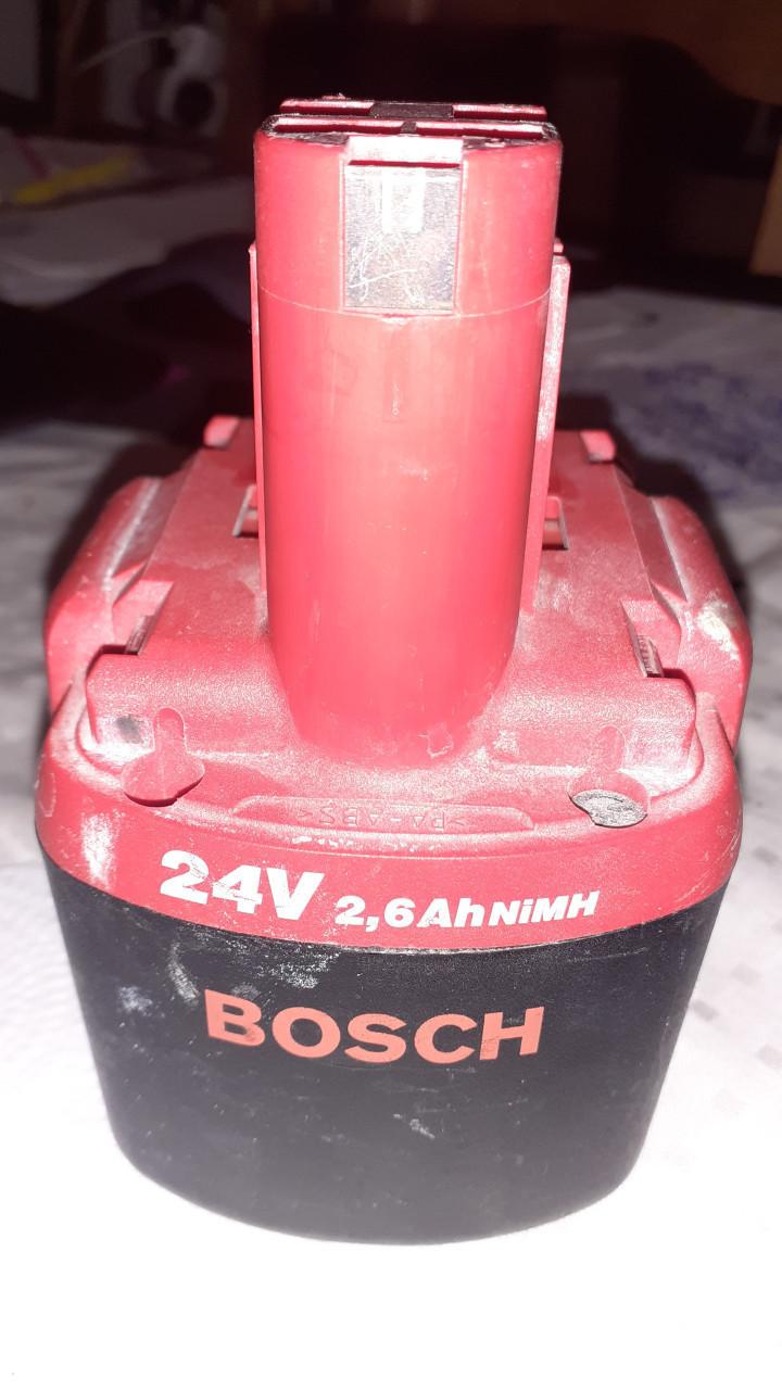 Aaccu-boormachine 24Volt merk BOSCH + Lader + 2e Accu