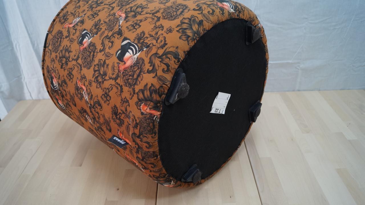 Woood poef met Fenix print.