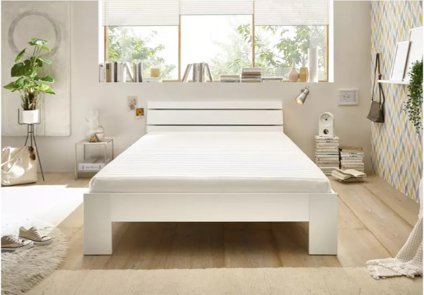 Bed 120 of 140 x 200 cm met bodem en comfort matras
