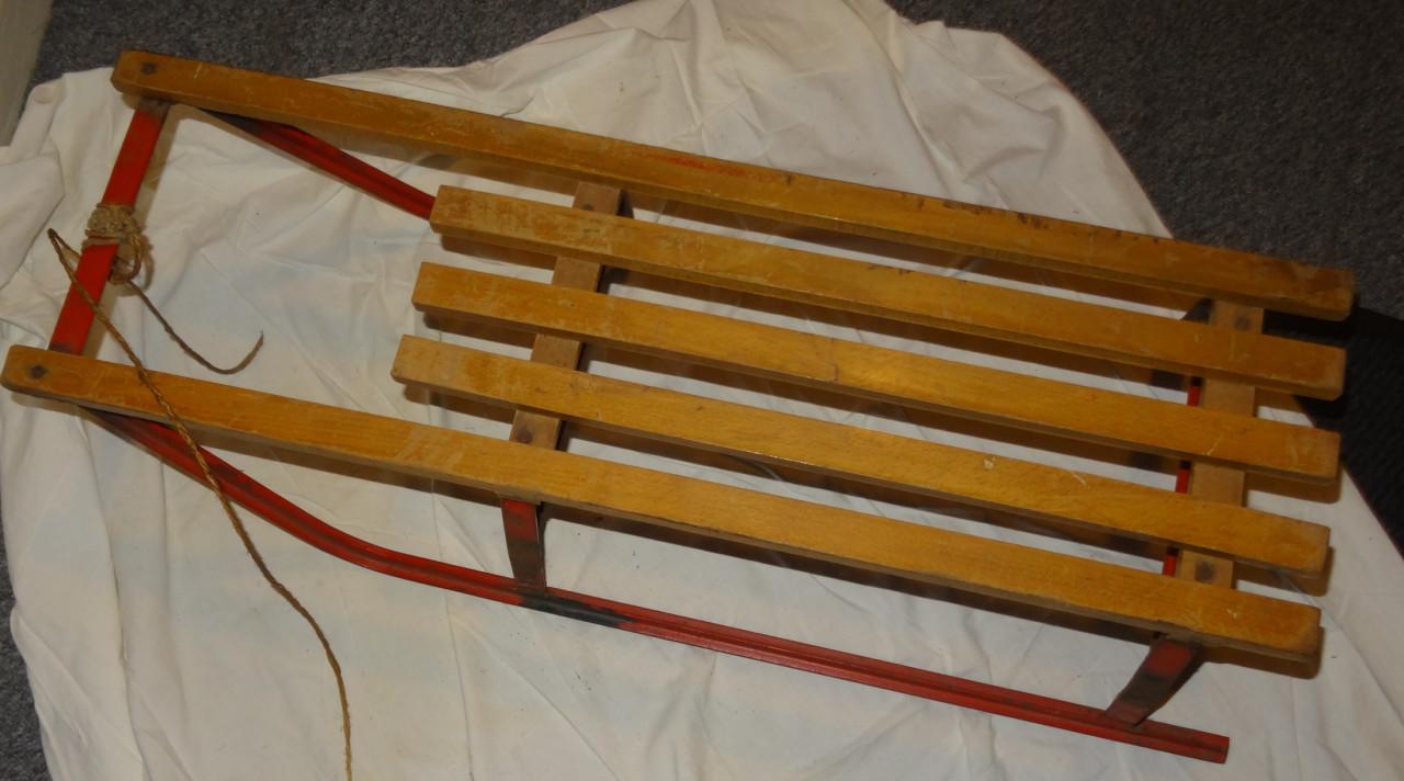 Een antieke slee, maar doet het perfect!