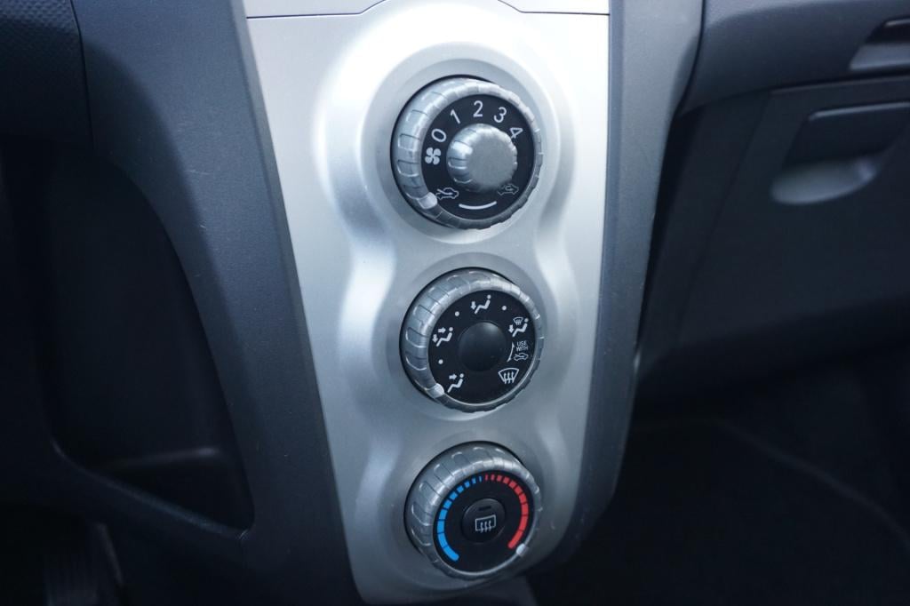 Toyota Yaris 1.0 vvti terra elektr. ramen / trekhaak / nap