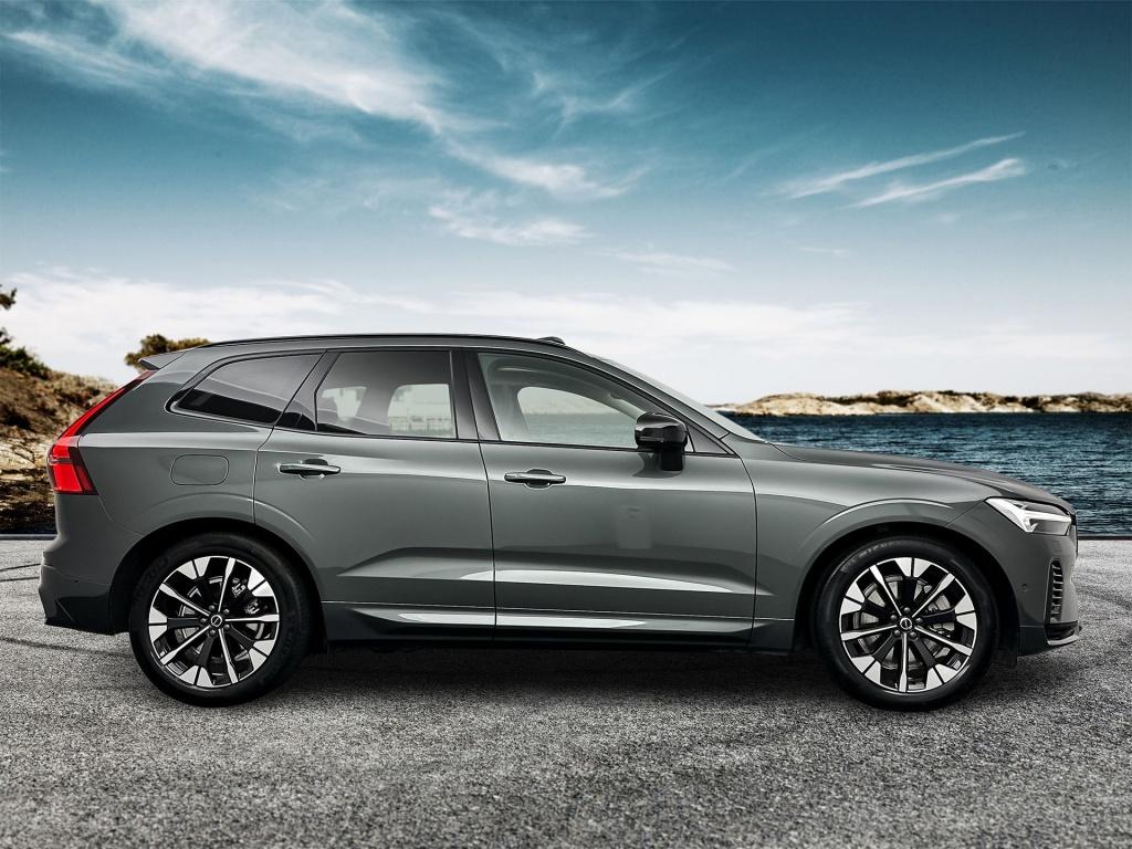 Volvo XC60 t6 398pk recharge ultra dark|