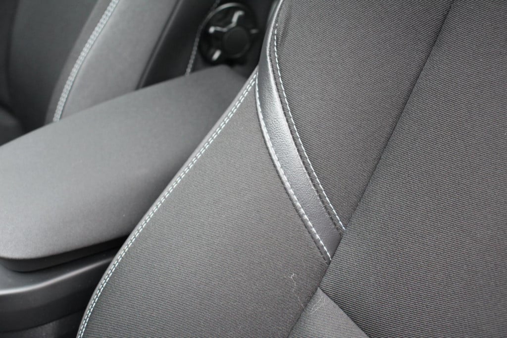 Volvo V40 2.0 t2 momentum polar+ navi - led - half leder - 1e eigenaar - lm