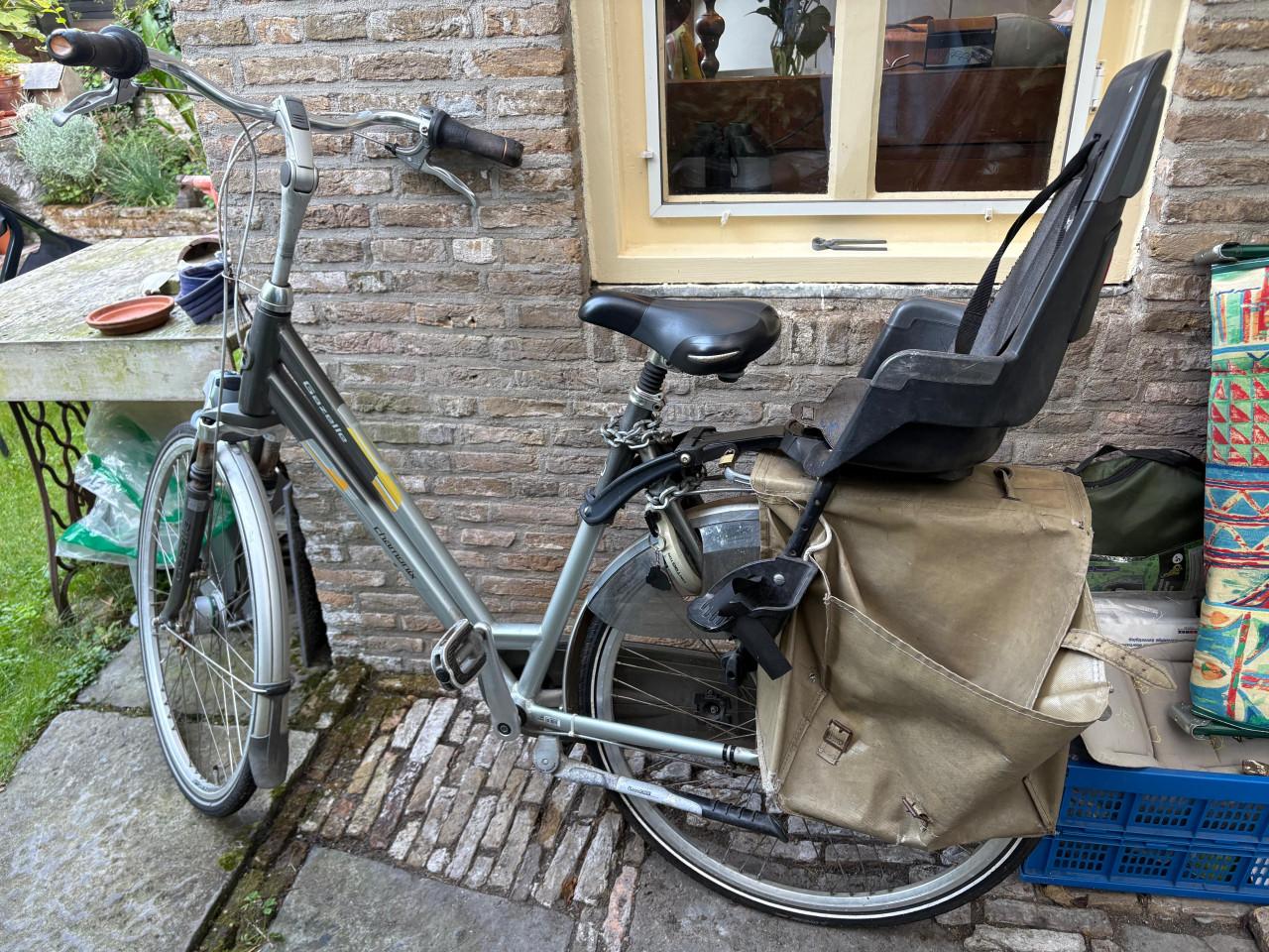 GRATIS damesfiets met achter kinderzitje
