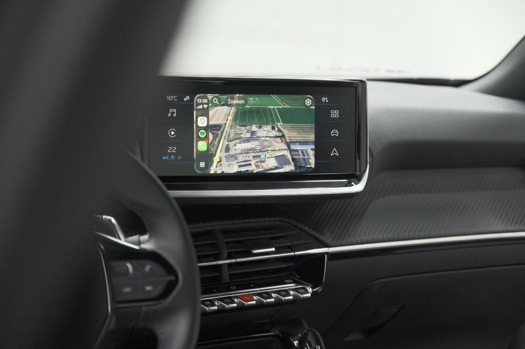 Peugeot 2008 1.2 hybrid 136 style | apple carplay | parkeersensoren | clima