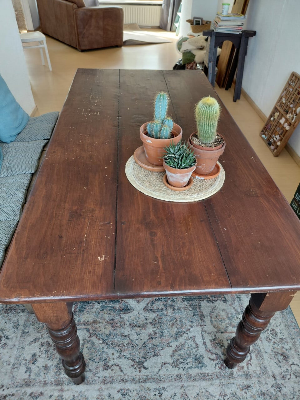 Gratis bank, bed, 2 stoelen, tafel