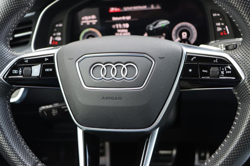 Audi A6 avant 55 tfsi e quattro s edition competition 367pk s-tr