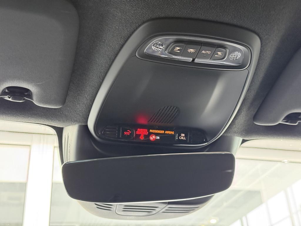 Volvo XC40 t5 262pk recharge r-design| adap.cruise| trekhaak| camera| elek.