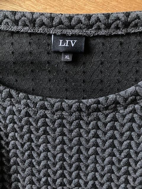 Jurkjes 1 x mt. 34/36 - 1 x maat 38/40