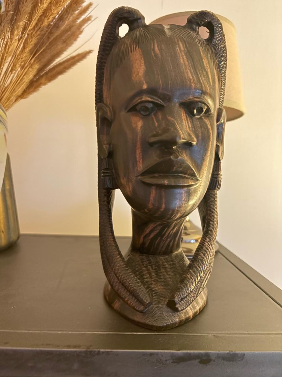 Buste uit ebbenhout gesneden, Afrikaanse vrouw.